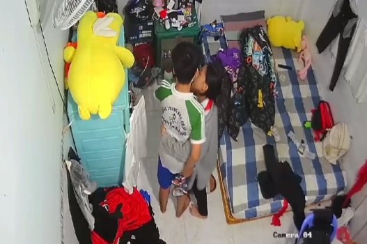 Thúc đẩy bằng cách thực hiện hành động khiêm tốn vì lo lắng người yêu sẽ rời bỏ